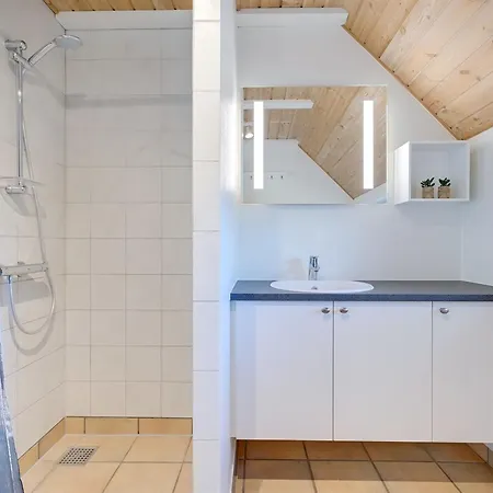 度假居 Viana - 100m From The Sea By Interhome *