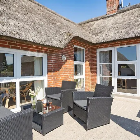 Viana - 100m From The Sea By Interhome *