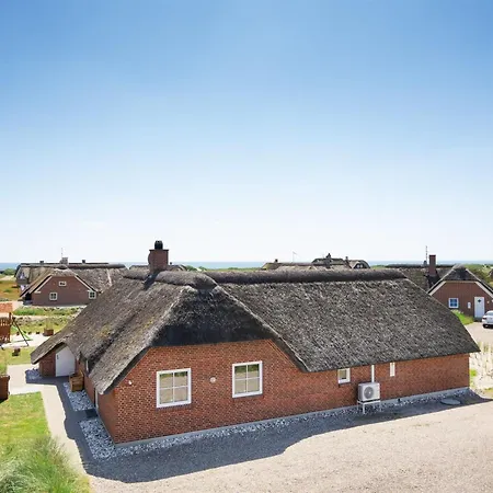 Viana - 100m From The Sea By Interhome