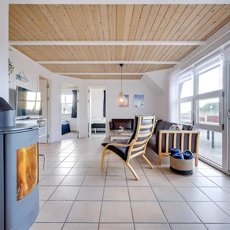 度假居 Viana - 100m From The Sea By Interhome *