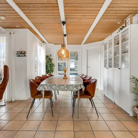 Viana - 100m From The Sea By Interhome *